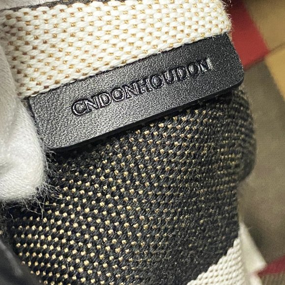 Burberry Medium Maidstone Leather Shoulder Bag - Picture 9 of 9